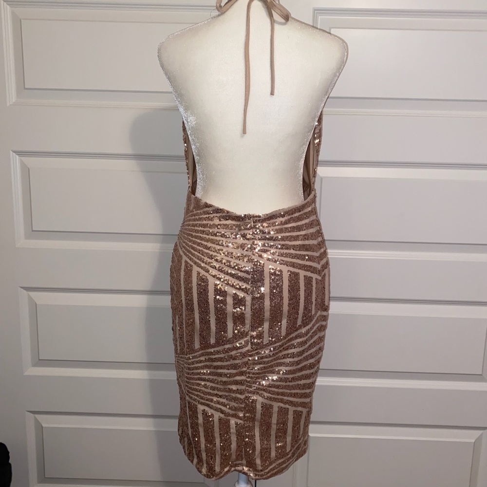 Gold deep V / Backless Sequin Dress - Picture 5 of 7